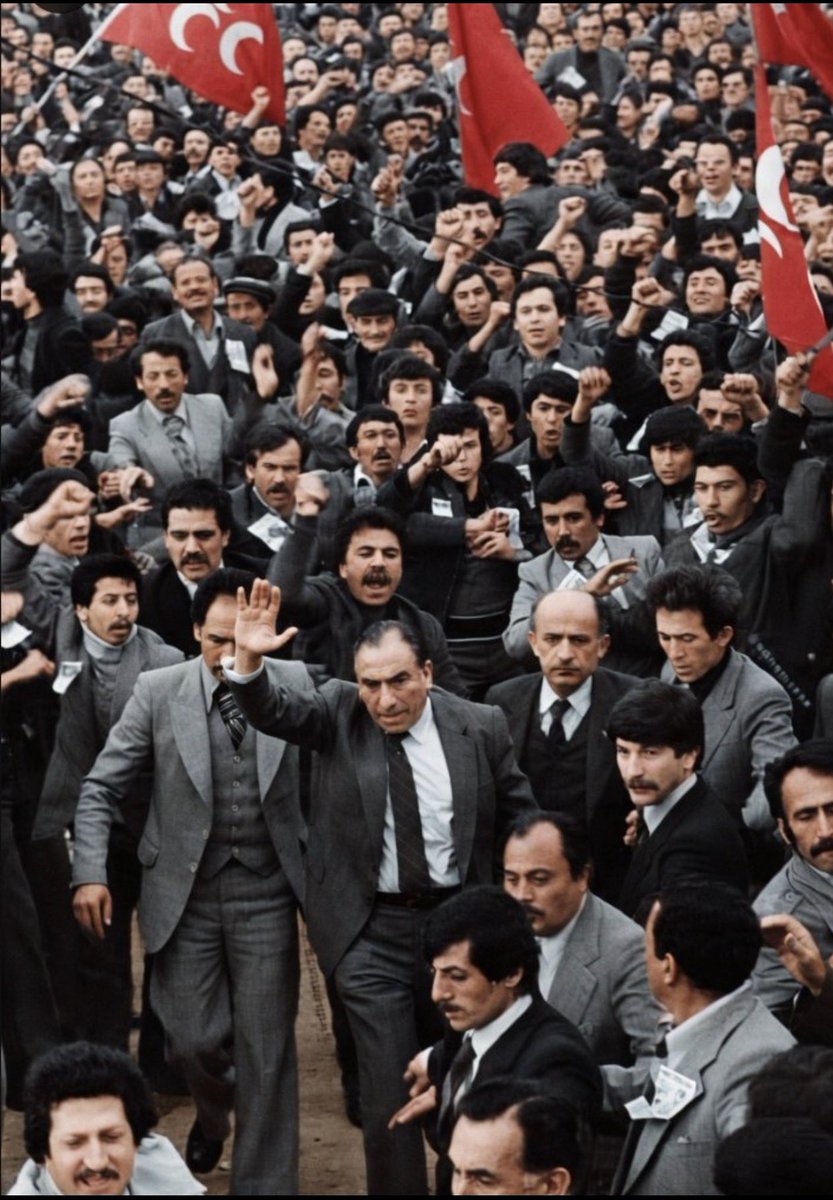 Milliyetçi Hareket Partisi'nin kurucu başkanı, Türk siyasi hayatına uzun yıllar hizmet eden kıymetli devlet adamı #AlparslanTürkeş'i vefat yıl dönümünde rahmet ve saygıyla anıyorum. 
Mekânı cennet, ruhu şad olsun.