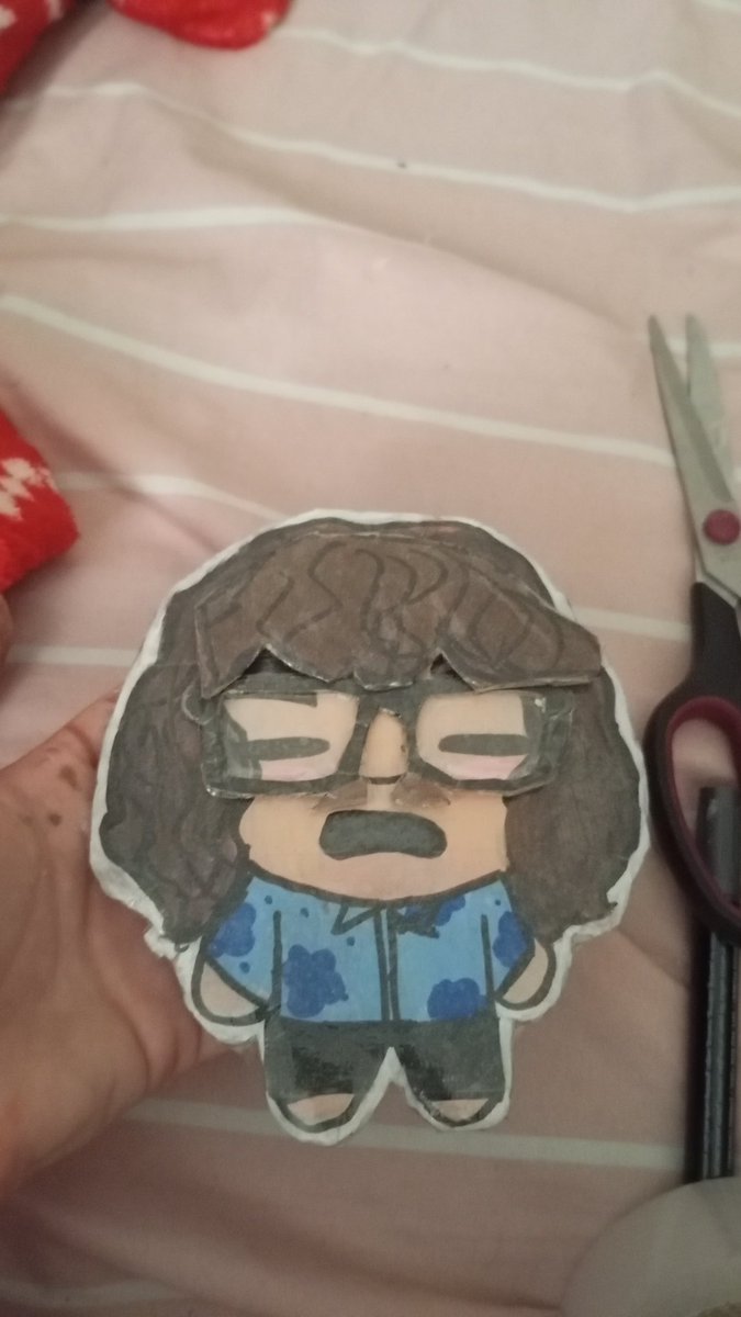 Kustenkosash's tweet image. (k sorry for the quality of the footage.)
This is a cardboard Al Yankovic who could be in either the new or old version. 
How do you like that, Elon Musk? 
@alyankovic 
#weirdal #handmade #supercool