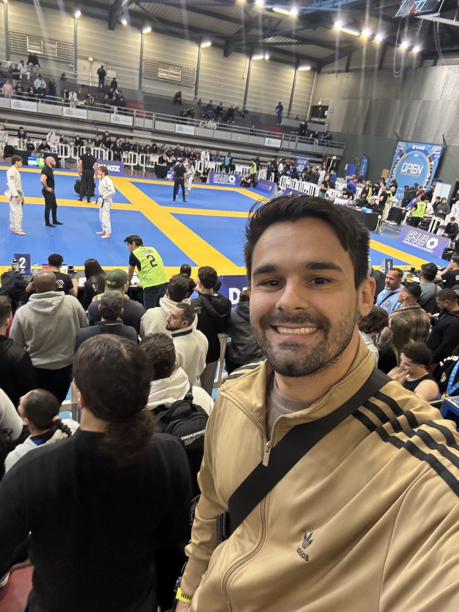 Lipe Solana tweet media