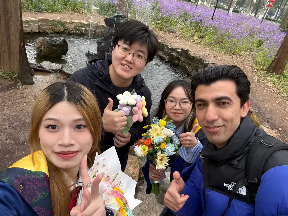 SCILab_NJUST's tweet photo. Our lab is celebrating its brilliant grads this season! 🎉

After mastering the art of imaging, these innovators are ready to transform the future. Proud of every pixel of your journey! 
Check out the pics of our inspiring team. 📸 
Congrats! #GraduationSeason #SCILab #NJUST https://t.co/vdYZ4CYtD4