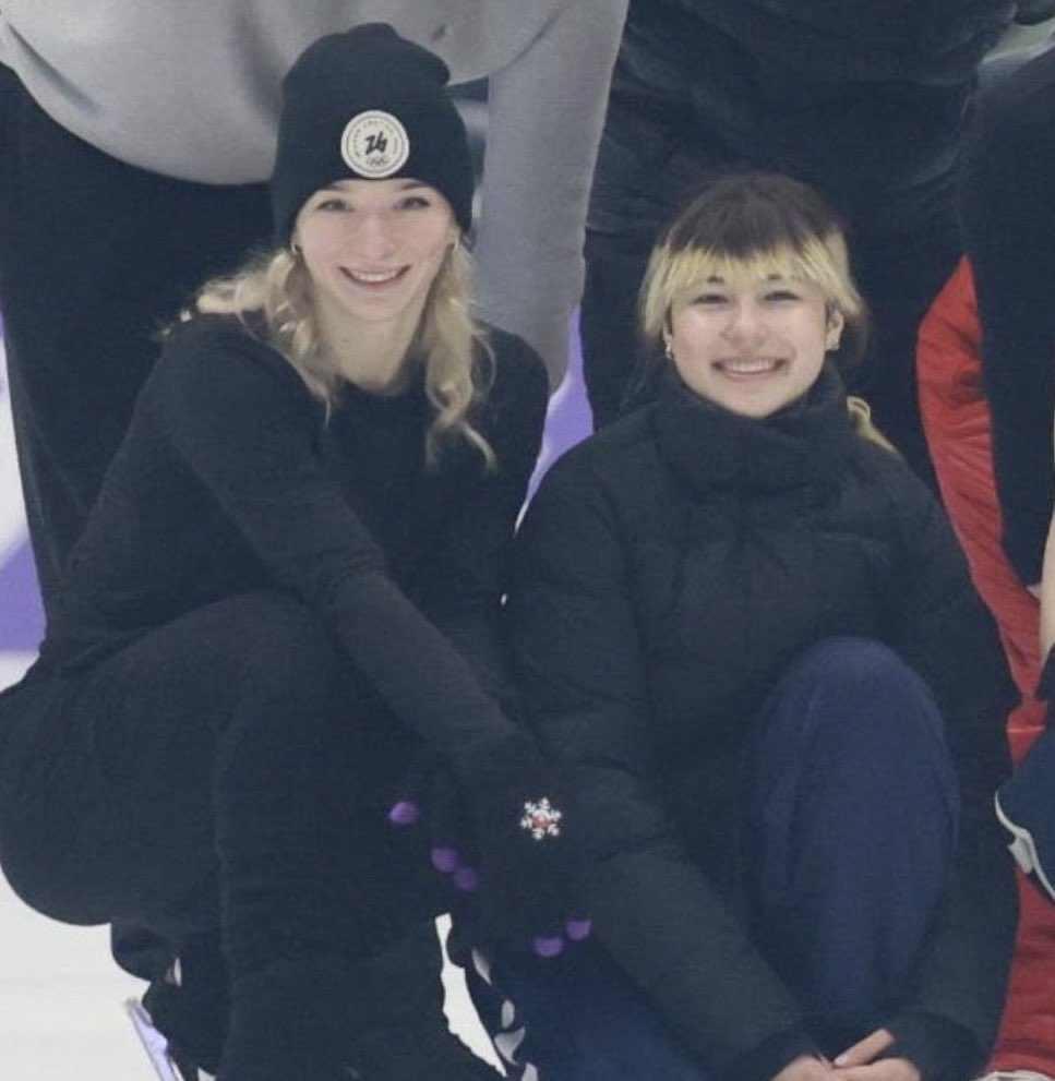 lilli 🦊 comms open tweet media