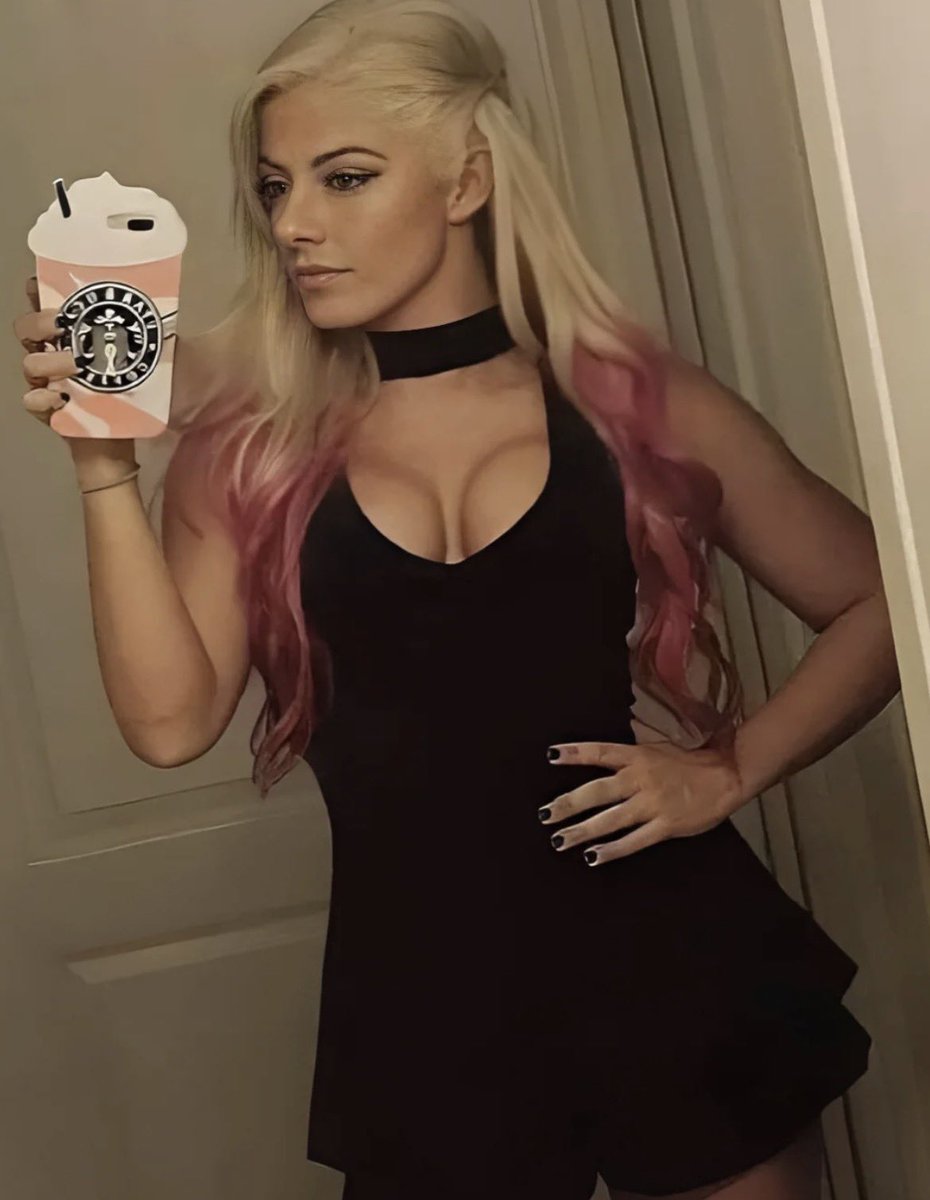 вℓιѕѕ (Not the real @AlexaBliss_WWE) tweet media