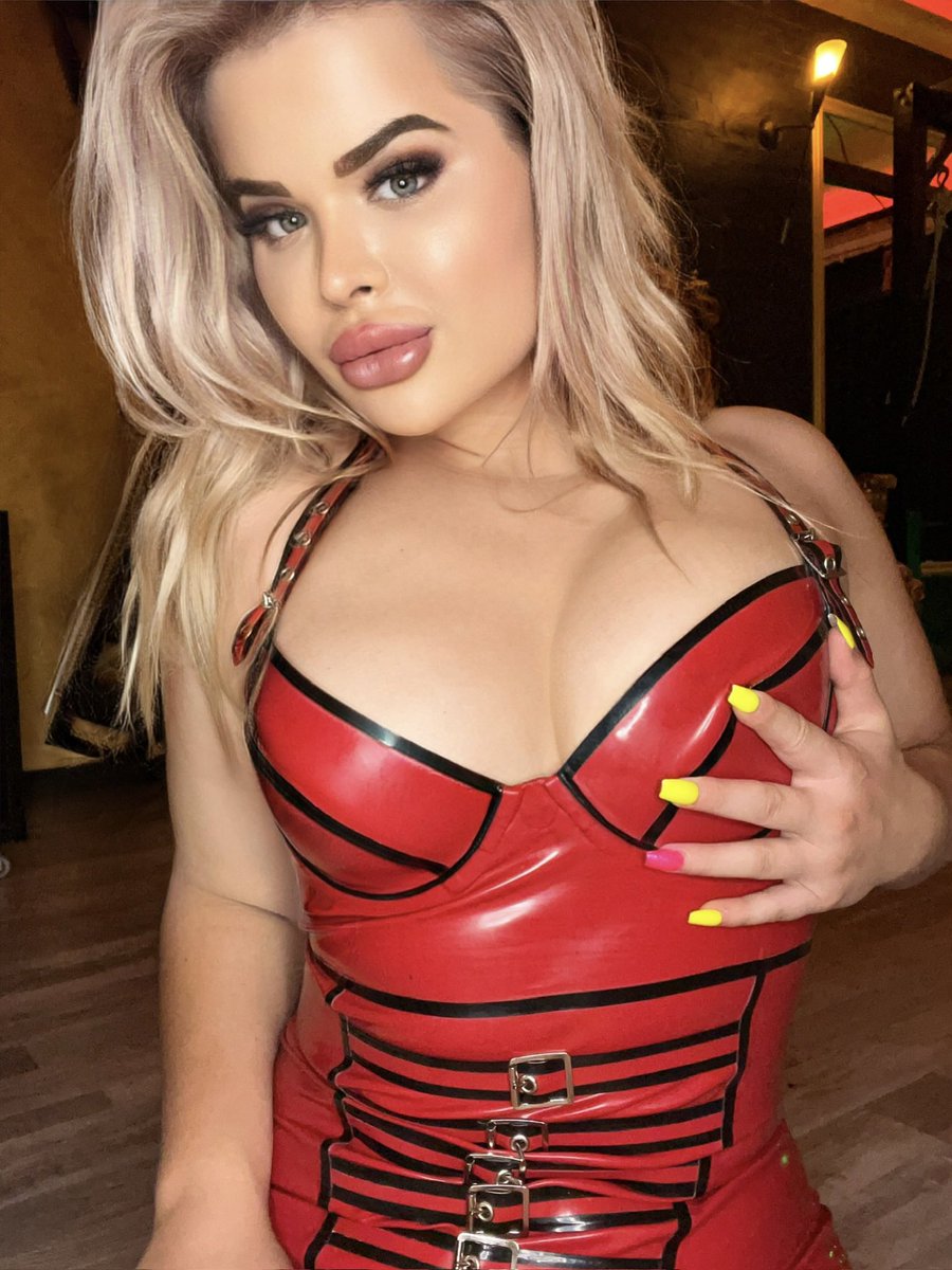 Lucia Lucifa tweet media