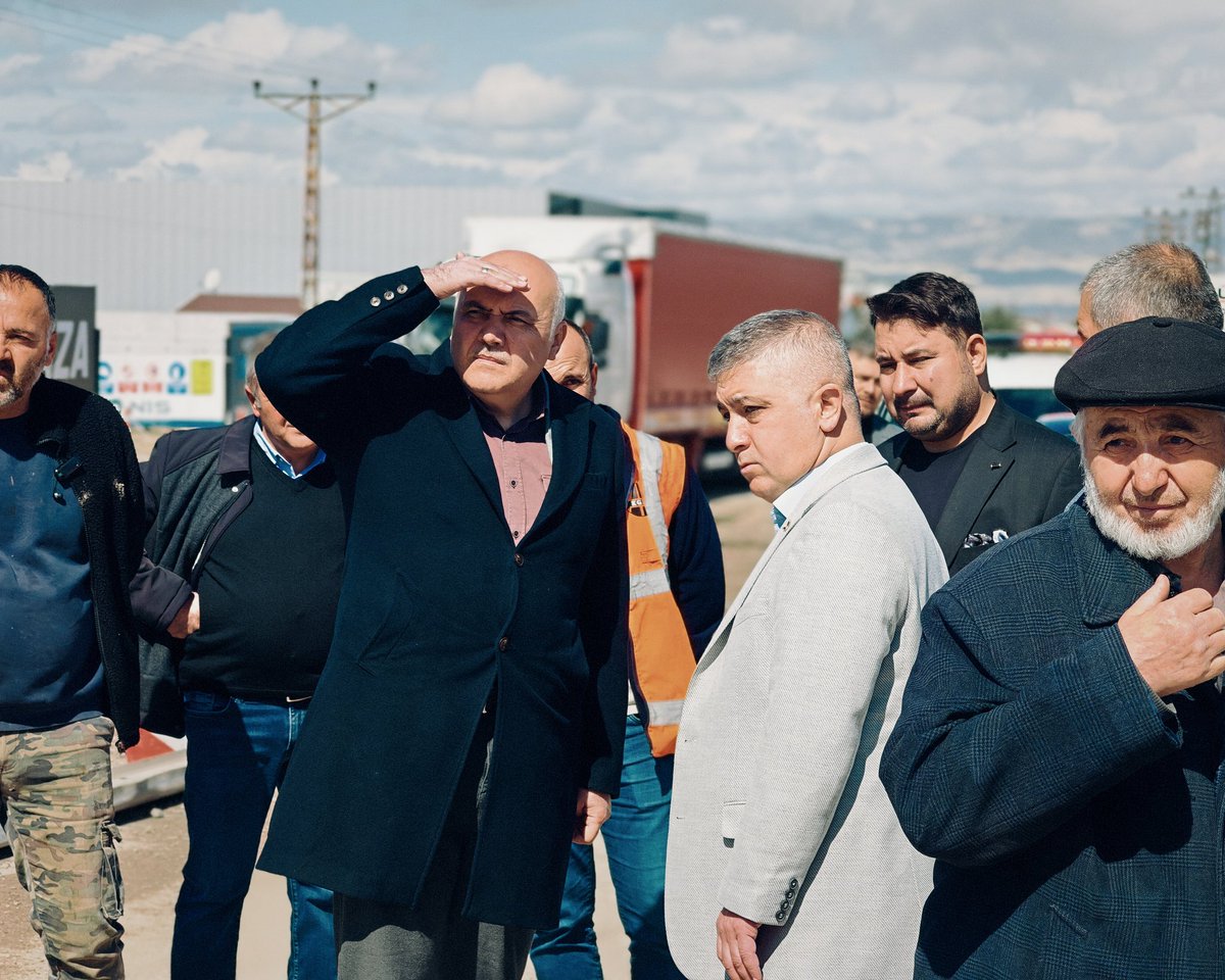 SuleymanAcar06's tweet photo. Bu sabah Kahramankazan Saray mevkiinde meydana gelen elim trafik kazası hepimizi derinden üzmüştür…

Kızılcahamam – Ankara hattında yolcu taşımacılığı yapan Ankara Büyükşehir Özel Halk Otobüsümüzün karıştığı kazanın ardından olay yerine giderek hemşehrilerimizin acısına ortak olduk.

Hayatını kaybeden kıymetli hemşehrimize Allah’tan rahmet, kederli ailesine sabır ve başsağlığı diliyorum.

Yaralı vatandaşlarımıza acil şifalar temenni ediyorum.