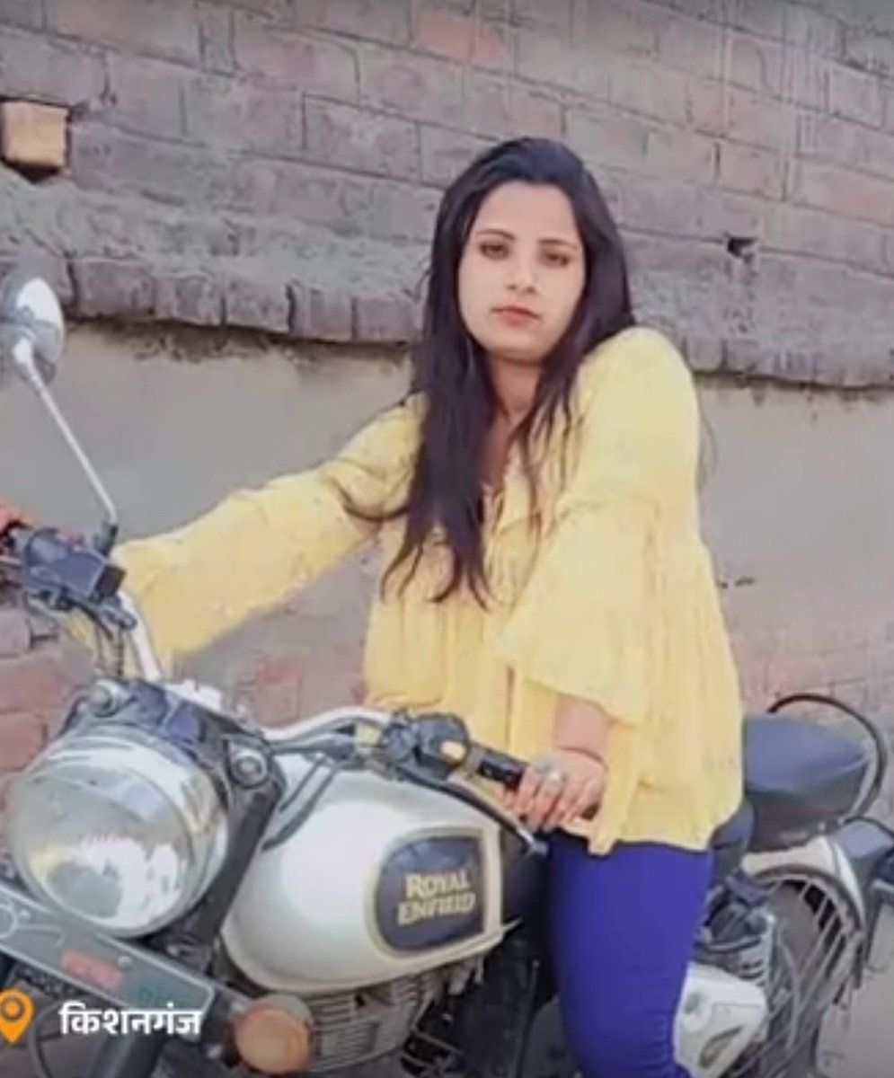 Bahari_Bihari's tweet photo. बिहार गरीब नहीं है,बिहार के लोग गरीब है !

ये है पारो किशनगंज के SDPO गौतम कुमार की नौकरानी 
> पारो के पास बुलेट है,
> पारो के पास थार है जिससे वो गौतम कुमार के यहां नौकरानी का काम करने आती जाती है,
> पारो के पास 1 करोड़ रुपए का घर है बंगाल में,

बिहार गरीब है ?
(1/5) https://t.co/MyCl3cHrVs