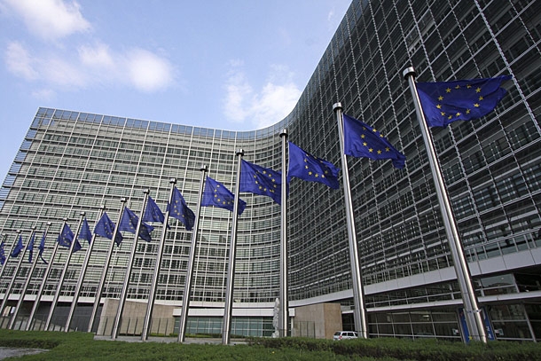 shah_sheikh's tweet photo. European Commission breach exposed data of 30 EU entities, CERT-EU says: CERT-EU says a European Commission cloud hack exposed data from 30 EU entities and links the breach to the TeamPCP group. CERT-EU attributed a European Commission cloud breach to… https://t.co/1GEM7vCcC3 https://t.co/273JGjC03c