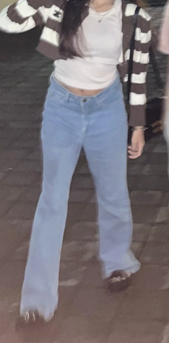 𝓱olly liLLy tweet media