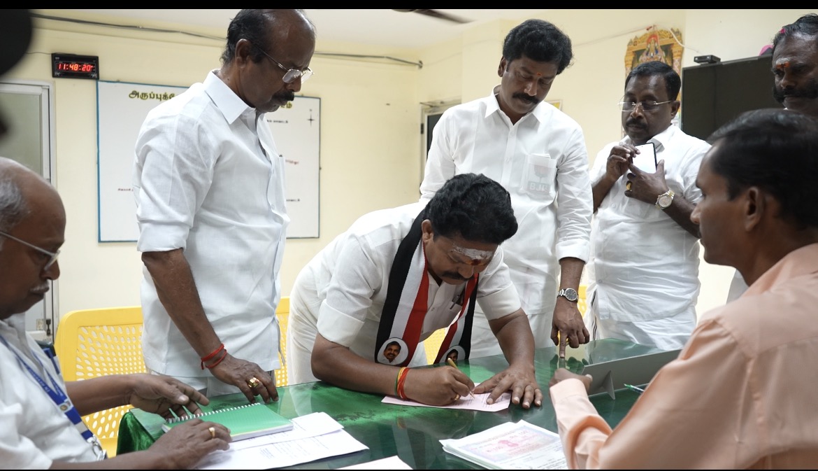 admk_sethupathy's tweet photo. அருப்புக்கோட்டை சட்டமன்றத் அஇஅதிமுக தொகுதி வெற்றி வேட்பாளர் எஸ்.சேதுபதி அவர்கள் இன்று (04/04/2026) வேப்பமனு தாக்கல் செய்தார்...🌱✌🏻🔥

@aiadmkitwingofl
@eps.tamilnadu
@admk_india 

#aruppukottai #solaisethupathy #aiadmk #trend #vairal https://t.co/EkCPPuaPHk