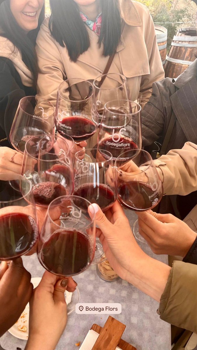 Clotas2017's tweet photo. Diversión en las catas de @BodegaFlors  @artisanwineattr  @IGPcastello https://t.co/w692sdHmgu