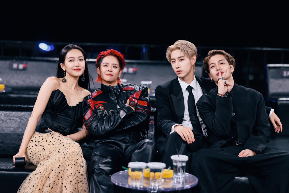 Amber 刘 tweet media