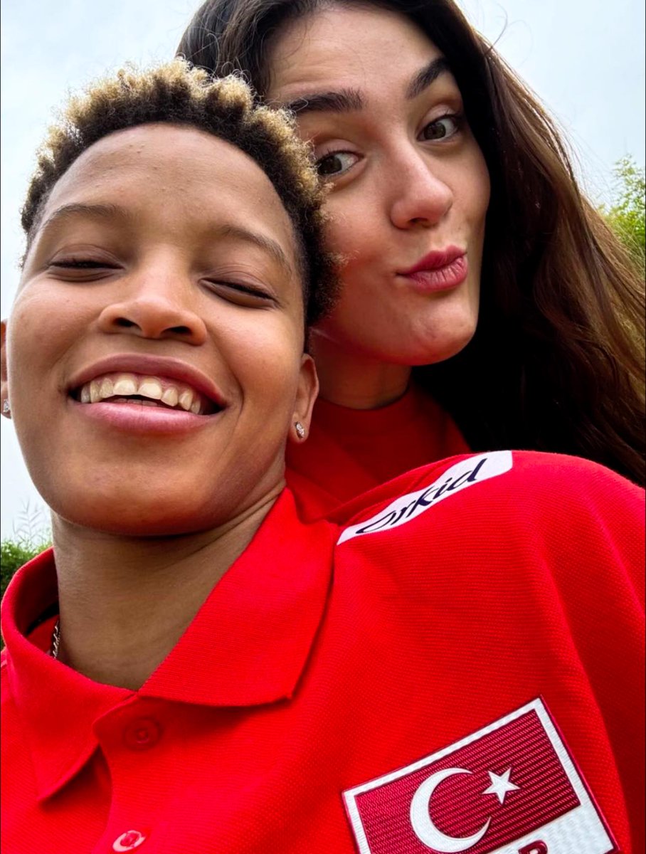 populicc's tweet photo. Melissa Vargas, Zehra Güneş'i Instagram'da takip etmeyi bıraktı.

• Zehra Güneş, Vargas'ı takip etmeye devam ediyor. https://t.co/BkxGBUazGN