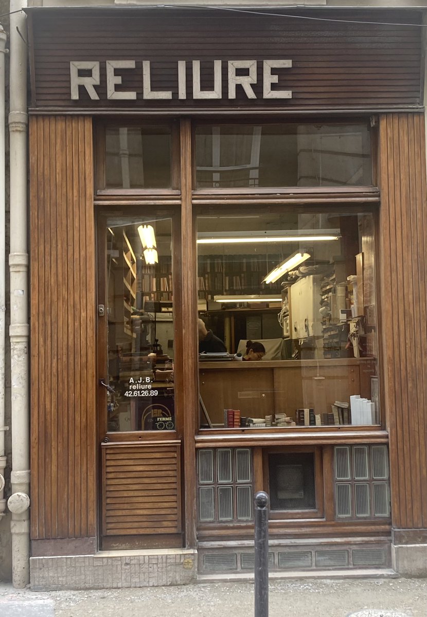 intwittoveritas's tweet photo. Paris charmant. https://t.co/jH8DRESdCc