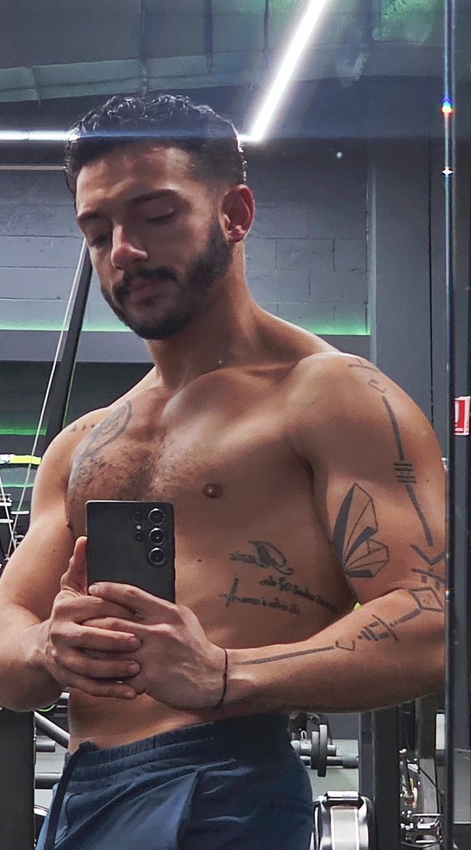 ArabMaleCeleb+ tweet media