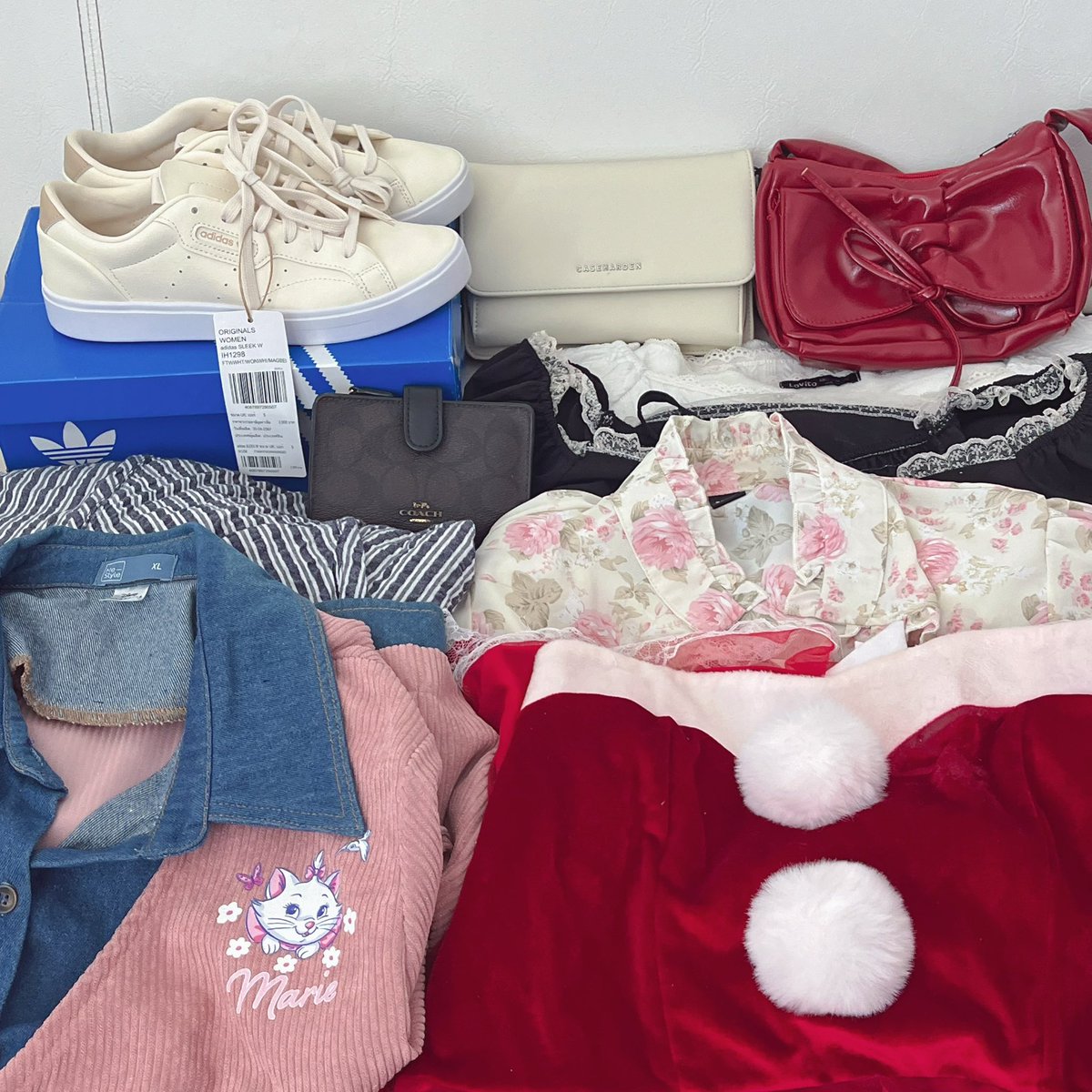 pccccse's tweet photo. ส่งต่อเสื้อผ้า เตรียมย้ายออก🦄🎄
🪷 ลง 04/04 (20:30 )
🚘 ค่าส่งเหมา 45 
🔄 รีลด 5 บาท
เสื้อ กางเกง รองเท้า อาจจะมีหนังสือ 
เครื่องใช้ไฟฟ้า ⭐️🙏🏻

#ส่งต่อเสื้อผ้า #ส่งต่อเสื้อมือสอง #ส่งต่อเสื้อผ้ามือสอง #เสื้อผ้ามือสอง  #ส่งต่อเสื้อผ้ามือ2 #ส่งต่อเสื้อผ้าราคาถูก #โล๊ะตู้เสื้อผ้า https://t.co/R1C5ZalOFw