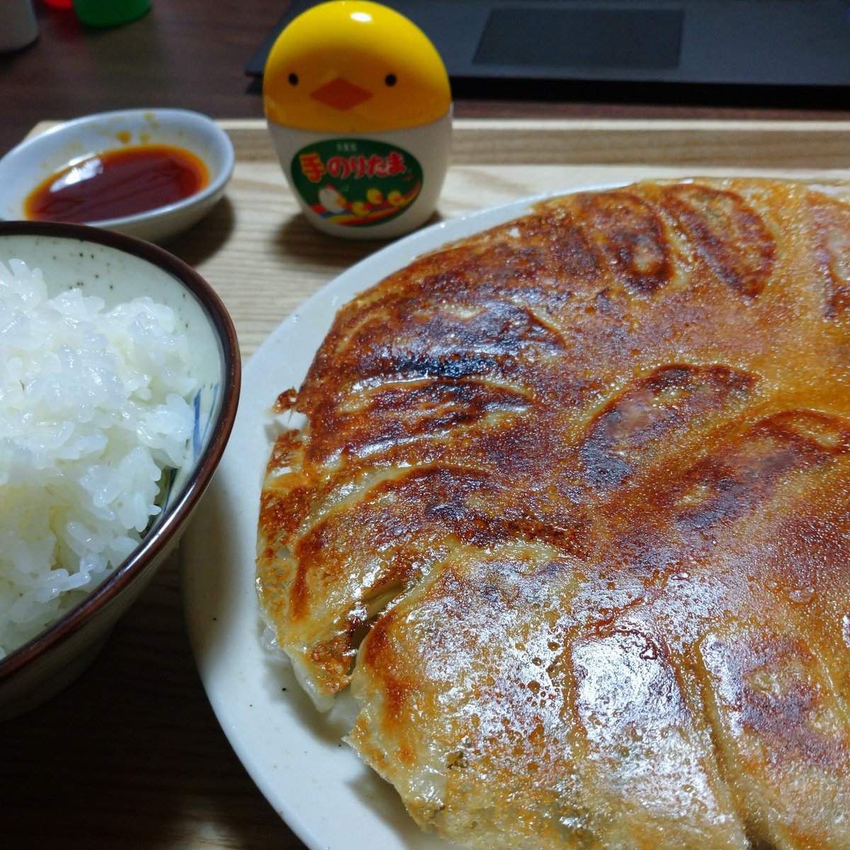 ギョーザ上手に焼けましたー😊
いただきマンモス

#味の素
#冷凍食品