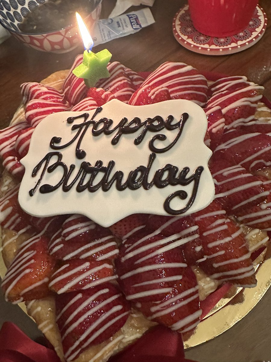 _miniimoon's tweet photo. i always feel refreshed after visiting hometown but this time was extra special!!! 🎂 4/4 baybeeeeee 🎉 https://t.co/IEXd2J6idV