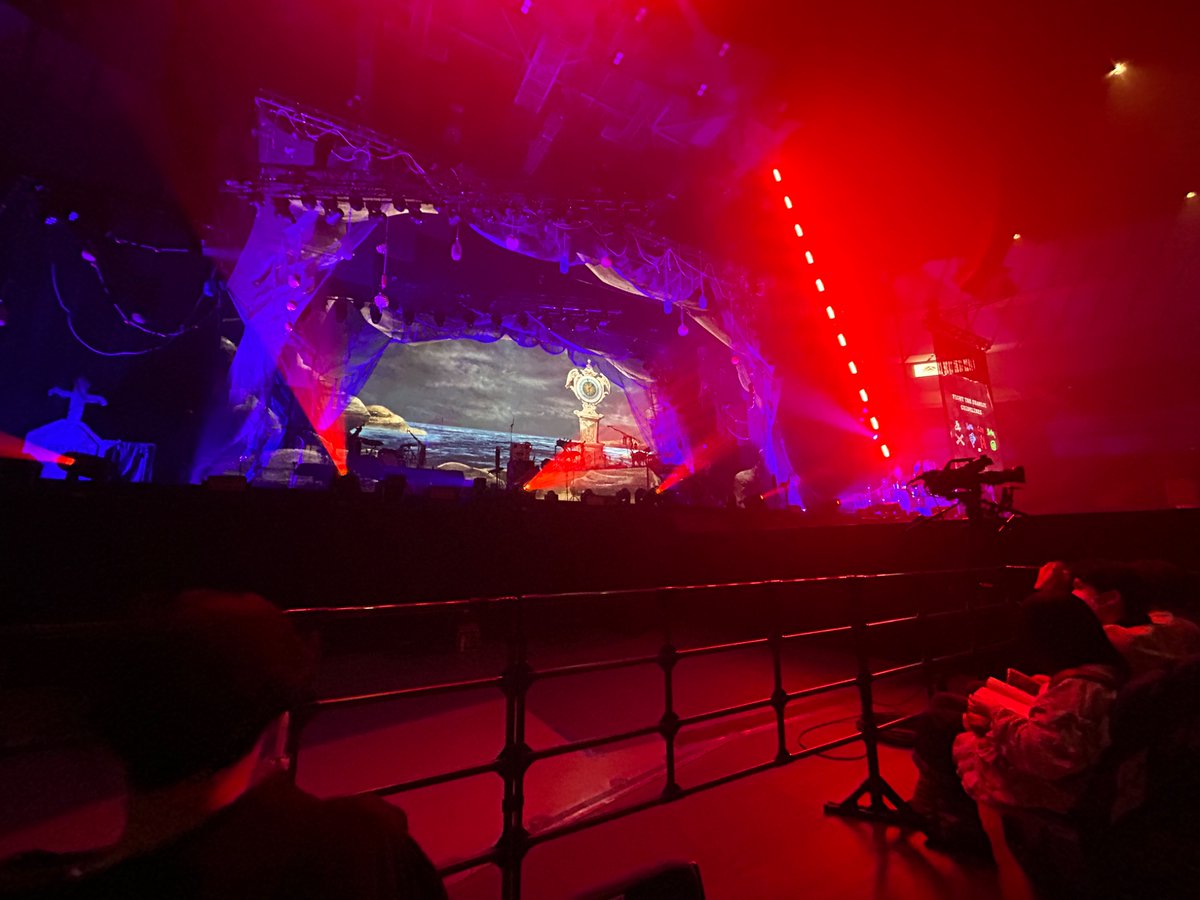 MtqRon_'s tweet photo. ずとまよライブ、近すぎてやばいわん、だ🤩 https://t.co/jFGubD9zvV