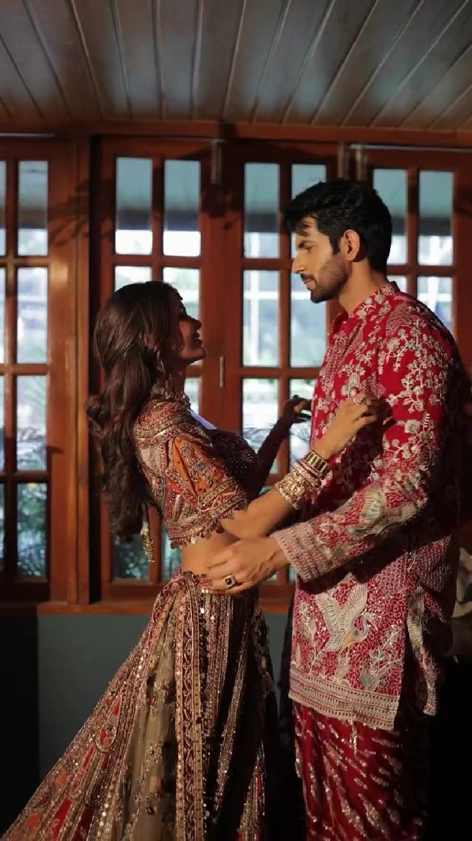 AnjuMaanManiac🦄 #NamikPaulisBack!💕 tweet media