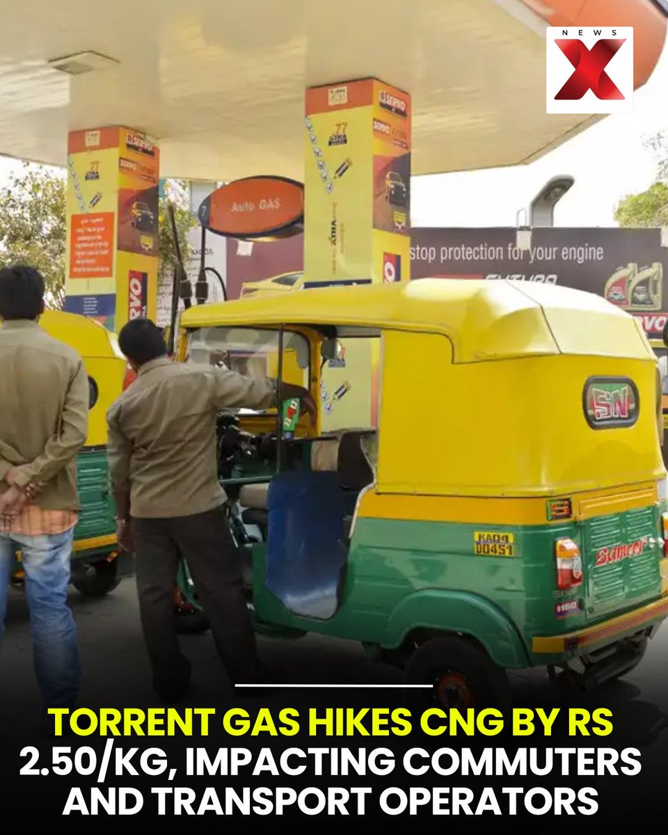 NewsX's tweet photo. Torrent Gas hikes CNG by Rs 2.50/kg, impacting commuters and transport operators; new rates effective immediately.
#TorrentGas #AutoRickshaw #Expense #HikePrice #Fuel #NewsX https://t.co/hiJxLrrfnh