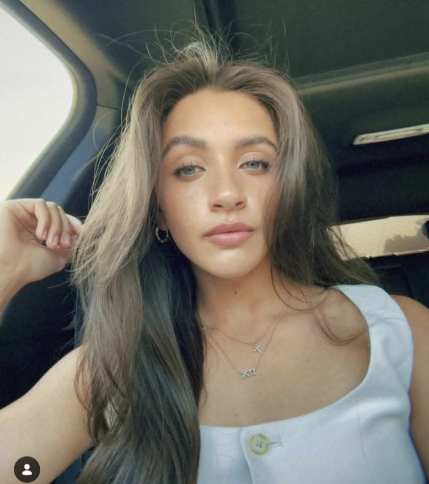 technomuffin08's tweet photo. Everyone uses face filters these days. It's fine. What's striking to me is the blue filter on her irises! It's such a sad rejection of her own features. Either there's resentment tied to a difficult relationship with her dad, or she endured bullying as a child for being brown https://t.co/Ox1DvepB6f