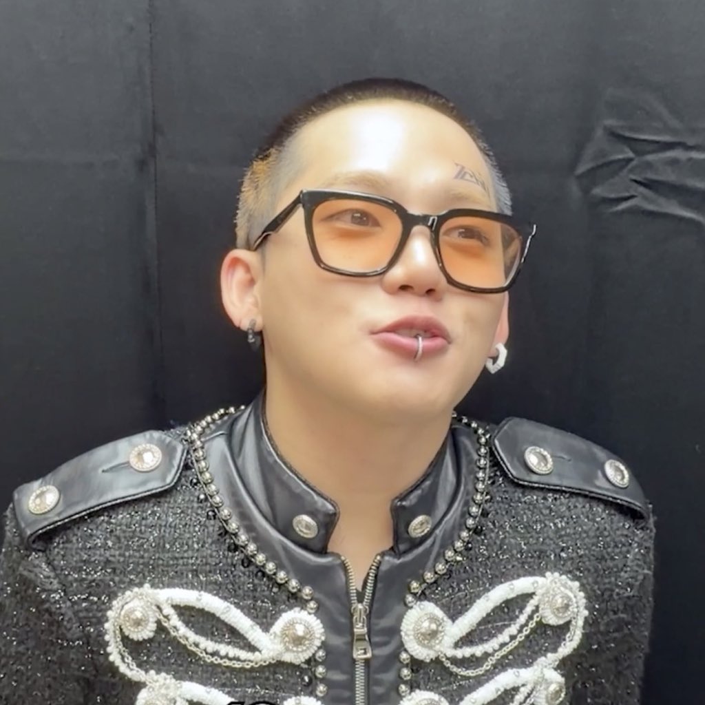 𝒆𝒓𝒓𝒆 🜁𓂃 🎆ᴺᴼᴮᴼᴰʸ🎇 tweet media