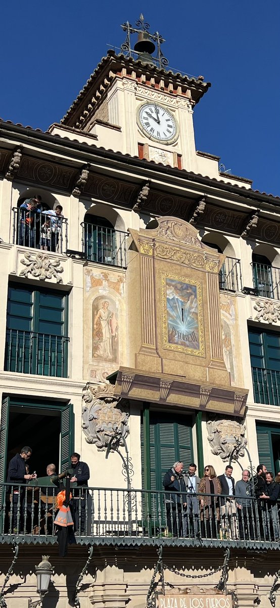 yuspela's tweet photo. Señaliza más un #volatin de #tudela que una baliza v16. https://t.co/ppe2eTibIN