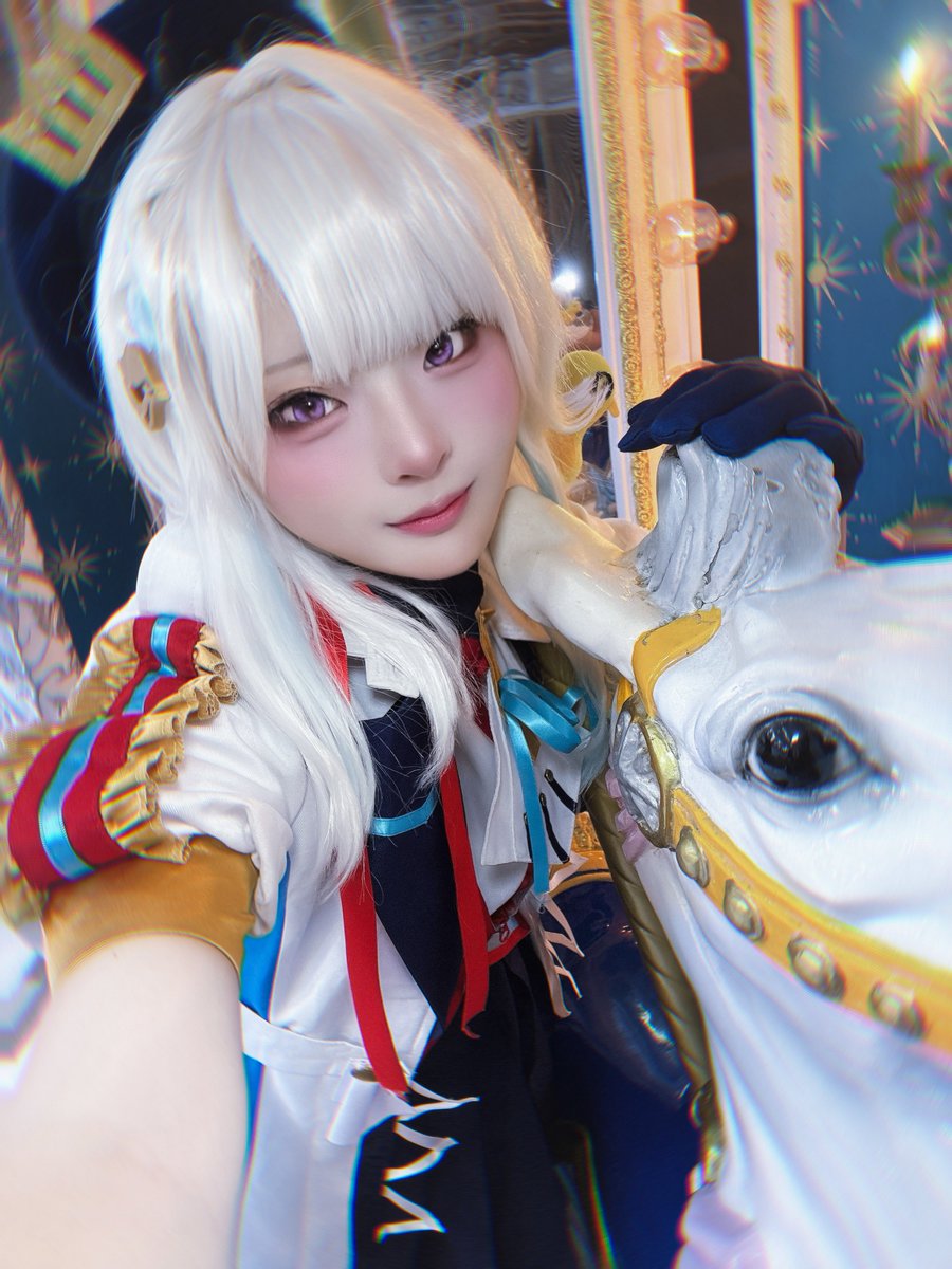 cos.👑
白馬に乗ったｷﾗｷﾗ皇女様☆*。