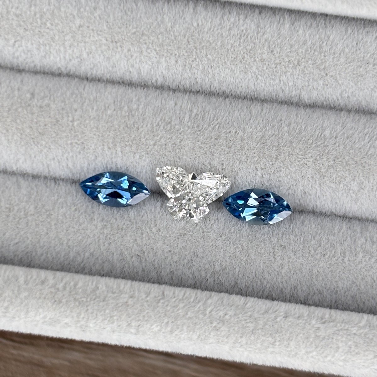 ayano@EnMedel宝石ルース tweet media