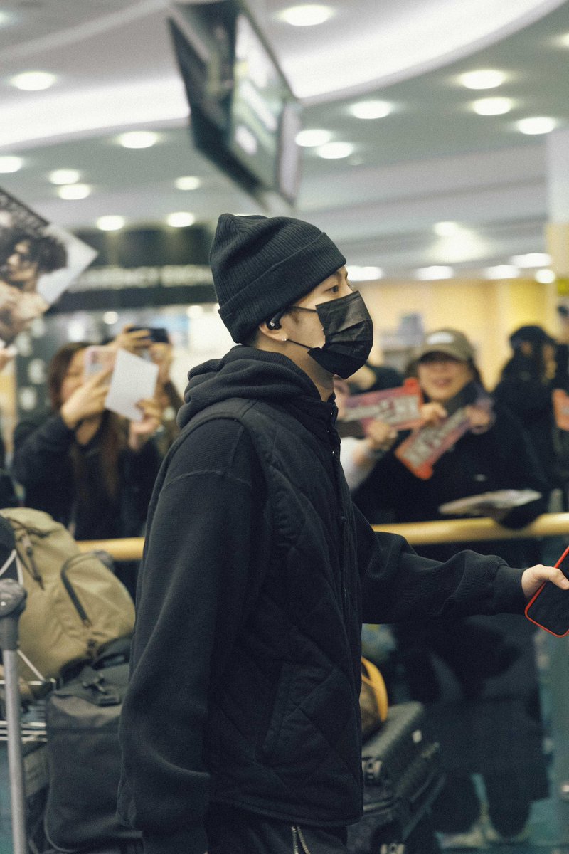JacksonWang__MY's tweet photo. 260404【温哥华摄影师北北 XHS Update】
Jackson has arrived at Vancouver 🇨🇦

Have a good rest @JacksonWang852 ❤️

#JacksonWang #王嘉尔 #잭슨  #TEAMWANG  #teamwangrecords @JacksonWang852 https://t.co/rpp4QTVJ7d