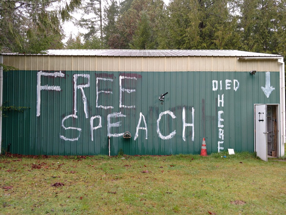 Exiled Jimi Tranulator 👿 tweet media