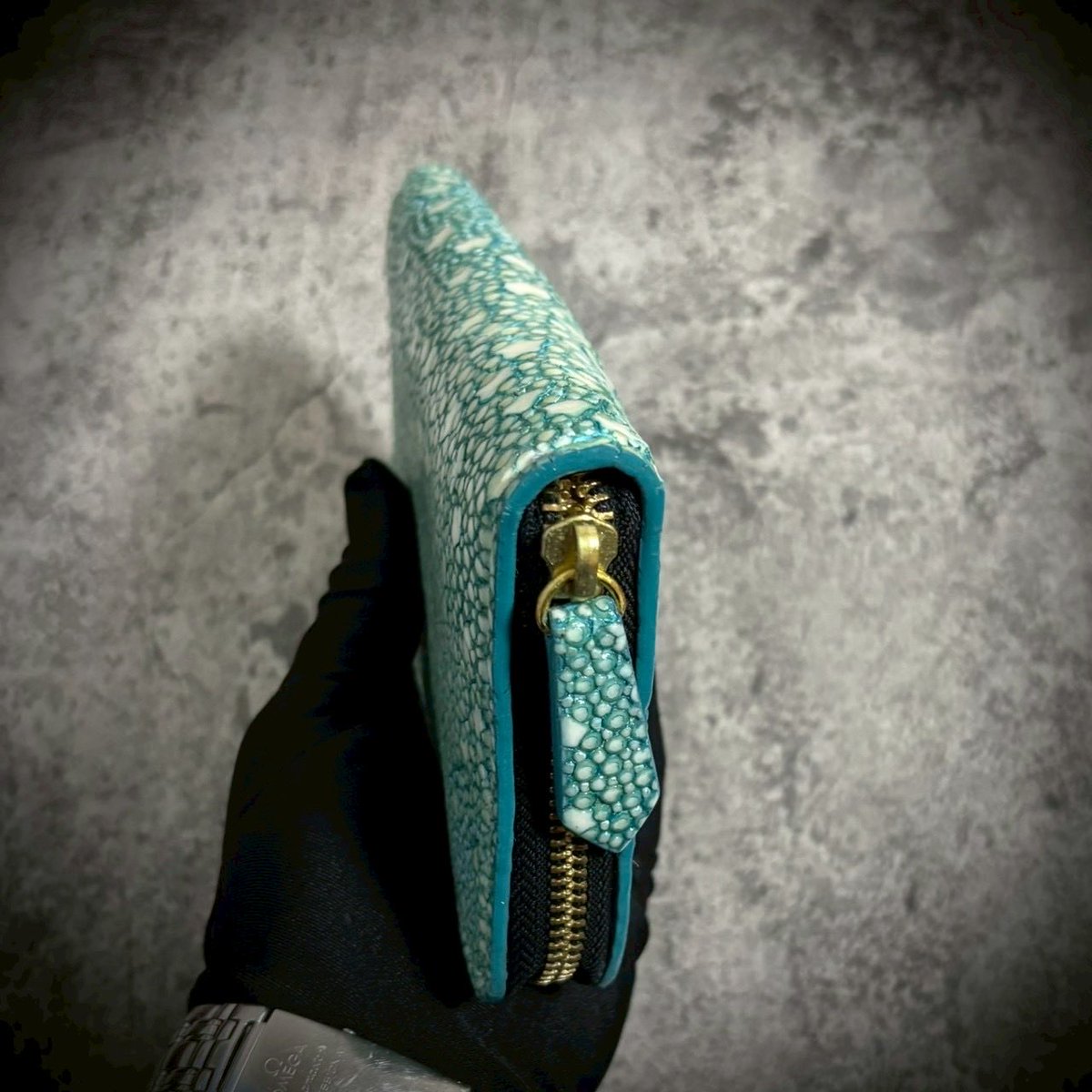 VallgoJp's tweet photo. カイラギロングウォレット⚜️
ターコイズブルー

セミオーダー可能です😊✨

⭐︎公式ストア⭐︎
https://t.co/MgDtBhqg1J

⭐︎Creema⭐︎ 
https://t.co/sYcDiEvAbp…

⭐︎ミンネ⭐︎ 
https://t.co/Oak19Q3xAj

#ガルーシャ　#スタースティングレイ #財布 https://t.co/fLJaIUznod
