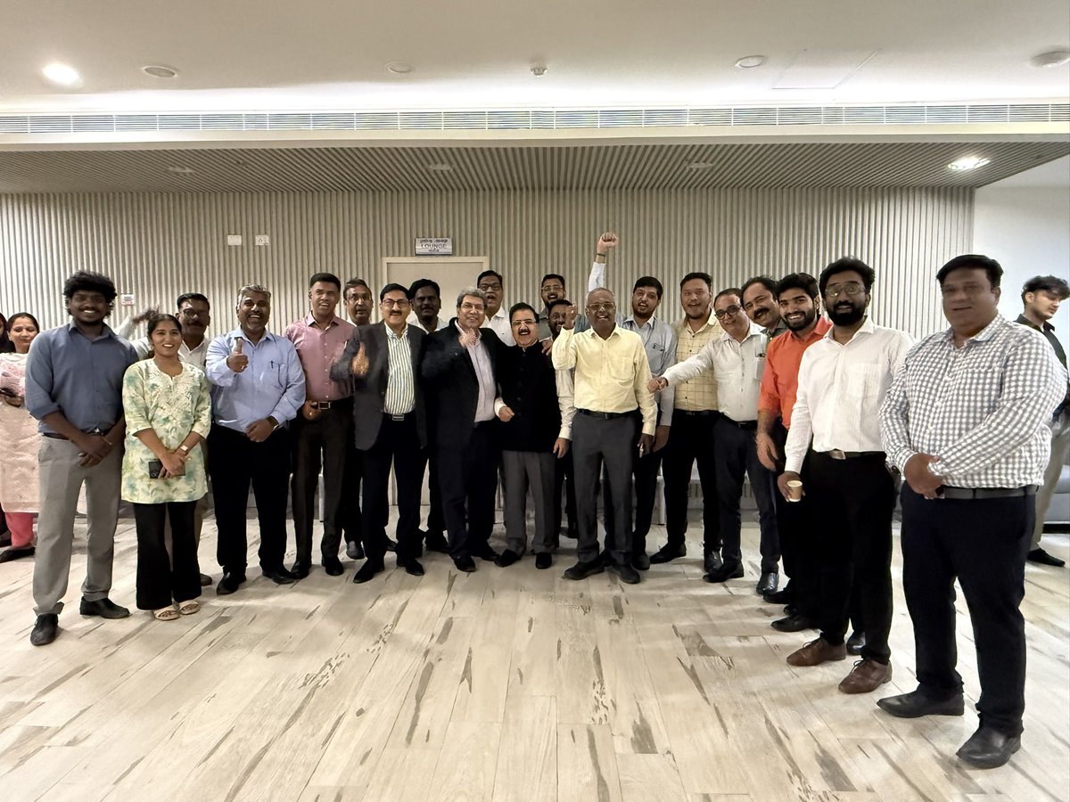 BK1902's tweet photo. Superannuated after 40+ years-32.5 yrs with Mahindra & 8.5 yrs with TAFE.
Grateful for far more than I deserved—especially the trust when I still had to prove myself.
Lessons that stayed:
• You’re only as good as today
• Step out of comfort zones
• Grow deep, not just fast
• Respect everyone—especially those who disagree
. Lie low when tides are against you
Taking back relationships, not numbers. Looking ahead to giving back to society & slowing down (learning that part!). Thank you all