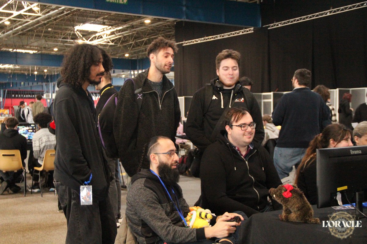 Versus Smash Valence tweet media