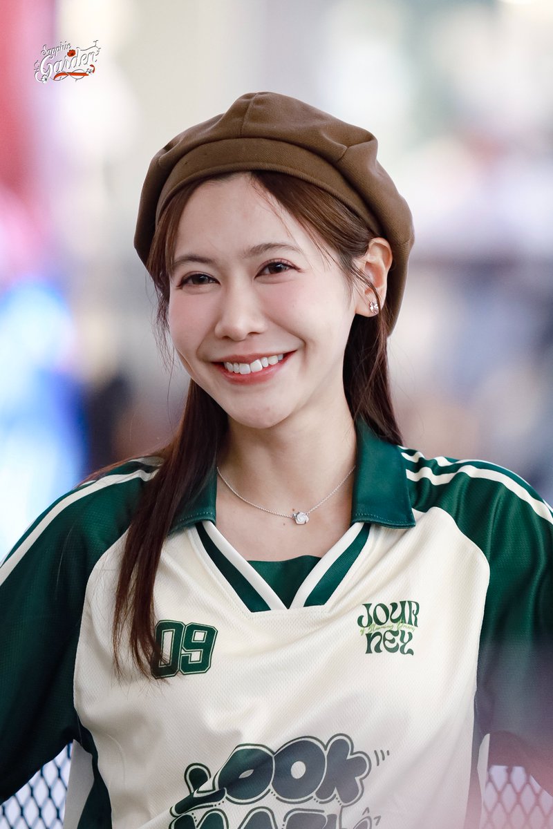 sapphic garden tweet media