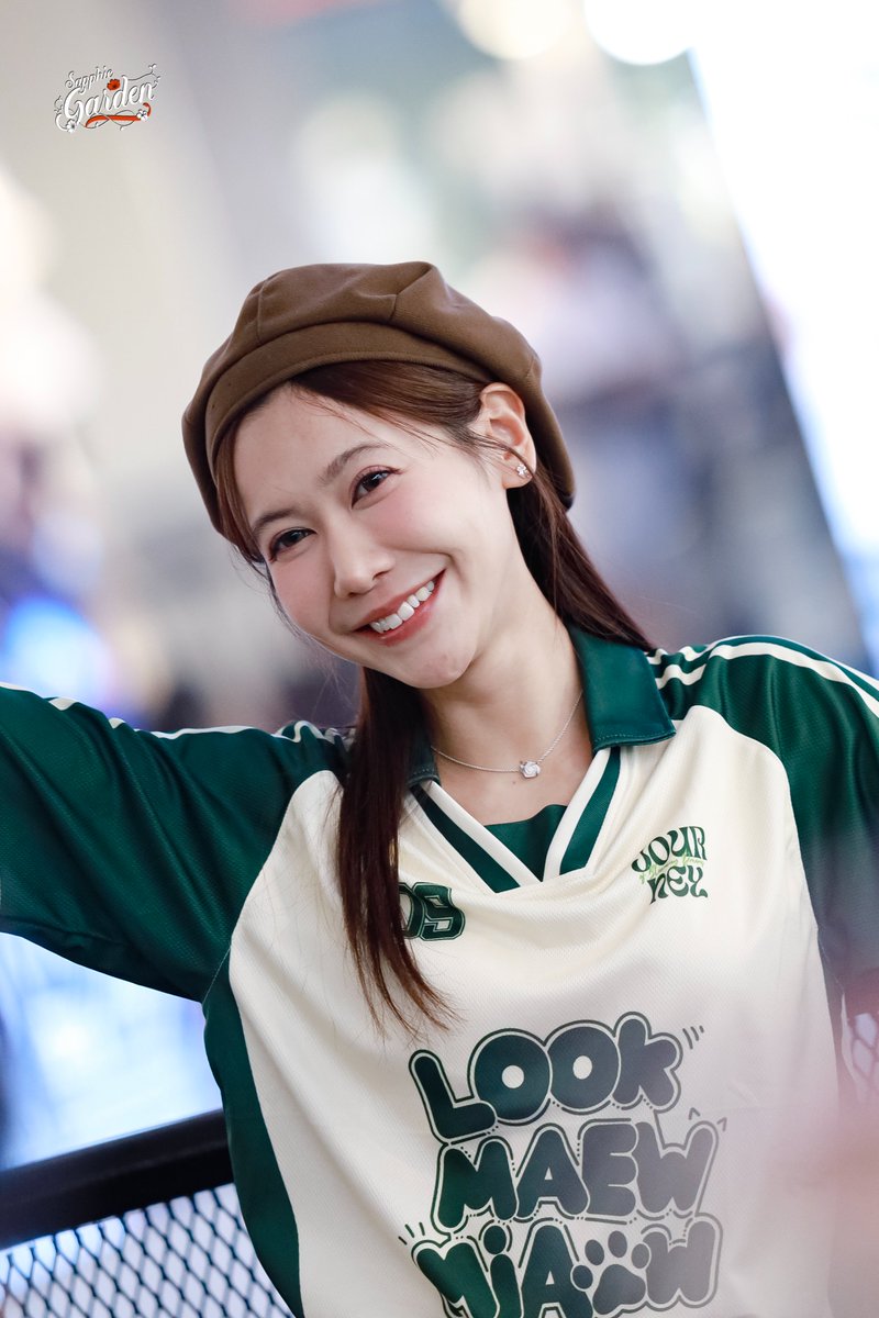 sapphic garden tweet media