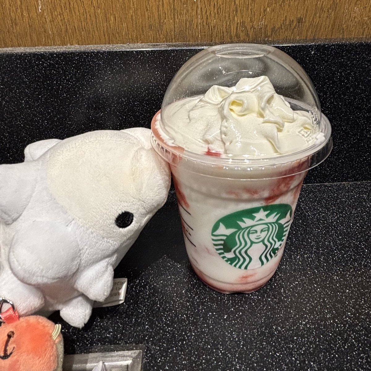 ハミアイス tweet media