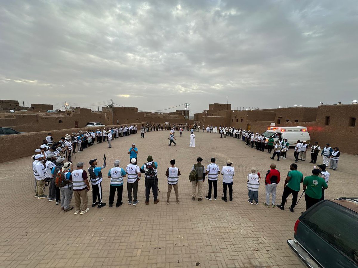 smhbuhairi's tweet photo. شرُفت بالمشاركة في هايكنج محافظة الحائط، بتنظيم جمعية الخدمات الرياضية في أجواء رائعة وعلى مسار يعبق بالتاريخ والتراث حيث امتزج جمال الطبيعة بأصالة المكان في تجربة مميزة لا تنسى ..!
شكراً
@FadakHikingClub 
@alhait_mun 
@sportgalhait 
ولجميع المنظمين والمشاركين https://t.co/i98mdtUxsx