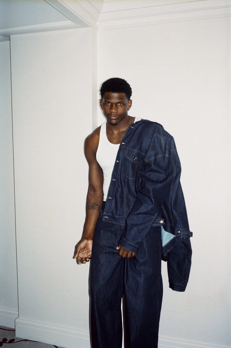 Male Central tweet media