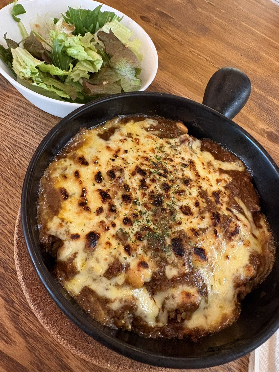 kyo_no_furusato's tweet photo. ランチはお友だちの桝形商店街、ライオン🦁キッチンさんにて。ハンバーグも食べたかったけど今日はドリアをいただきました🍴　バナナ🍌ケーキも買えたし、帰りに商店街でいろいろお買い物出来て満足💕 https://t.co/mmBPay5Kem