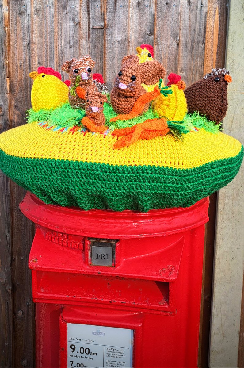 bosworth_alison's tweet photo. ๐ฎ The Easter topper is on ......... hopefully it'll bring a spot of Joy ๐ฎ
#PostBoxSaturday
#EasterTheme
#PostBoxTopper
#YarnArt
#Wool
#Knitting
#Crochet https://t.co/0tF76fXJ6N