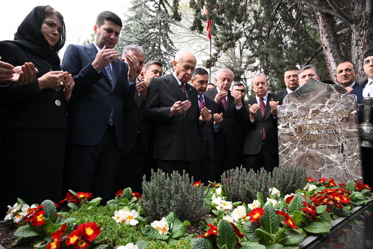 Özgür Bayraktar tweet media