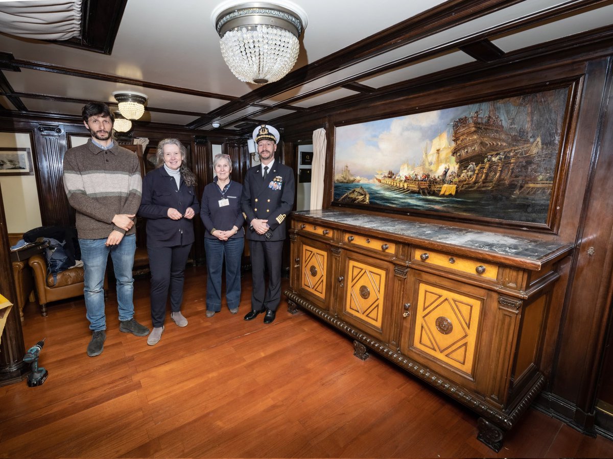 ItalianNavy's tweet image. Al termine dell’impegnativa attività di restauro presso l’Opificio delle Pietre Dure di #Firenze e l’Istituto Centrale per il Restauro di #Roma, sono rientrati a bordo di nave #AmerigoVespucci, i due dipinti realizzati da Rudolph #Claudus, testimonianze significative della