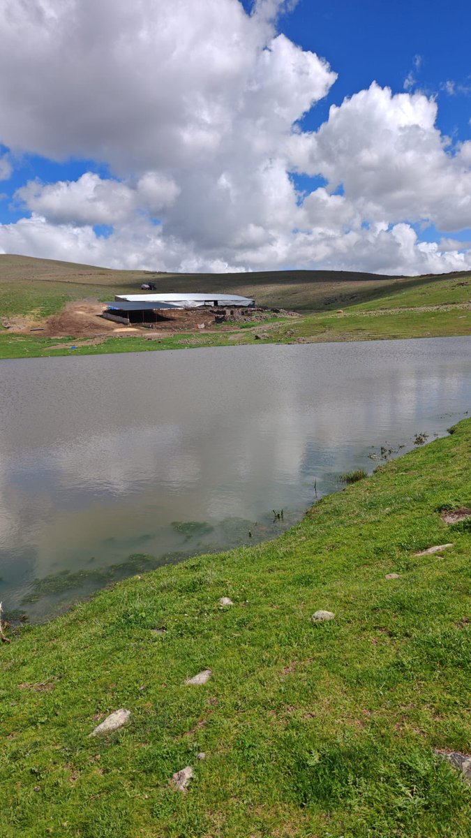 Yalnızlığın verdiği huzur tekbir olur takdir olur yüceltir seni 
İnsan odur ki kendi kendine güzelleşir 
Zaafın zafiyete dönüştüğü dünyada doğanın verdiğini kim verebilir ki insana 
Ve o insan infak  ve itikaf ile ulaşır gerçek huzurun Nirvana’sına