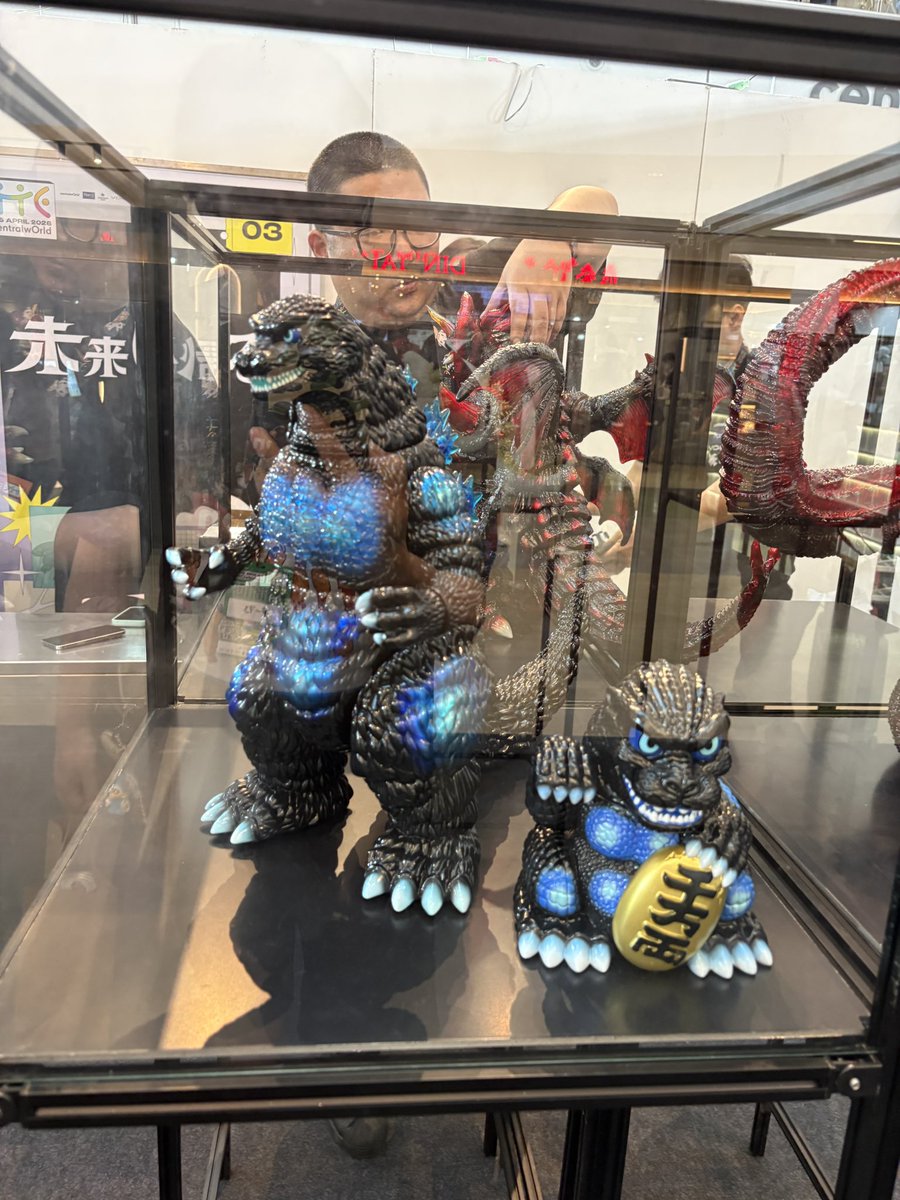 ソフビ屋のエンビー tweet media