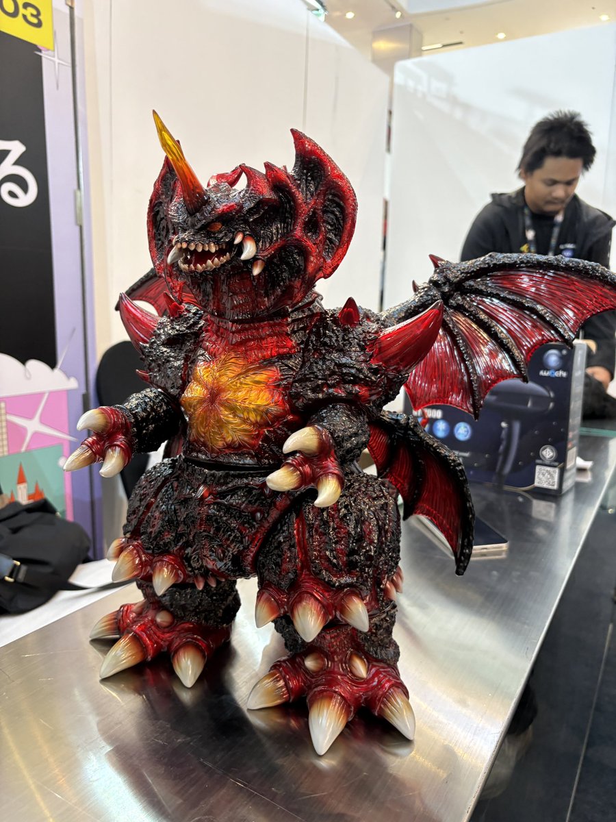 ソフビ屋のエンビー tweet media