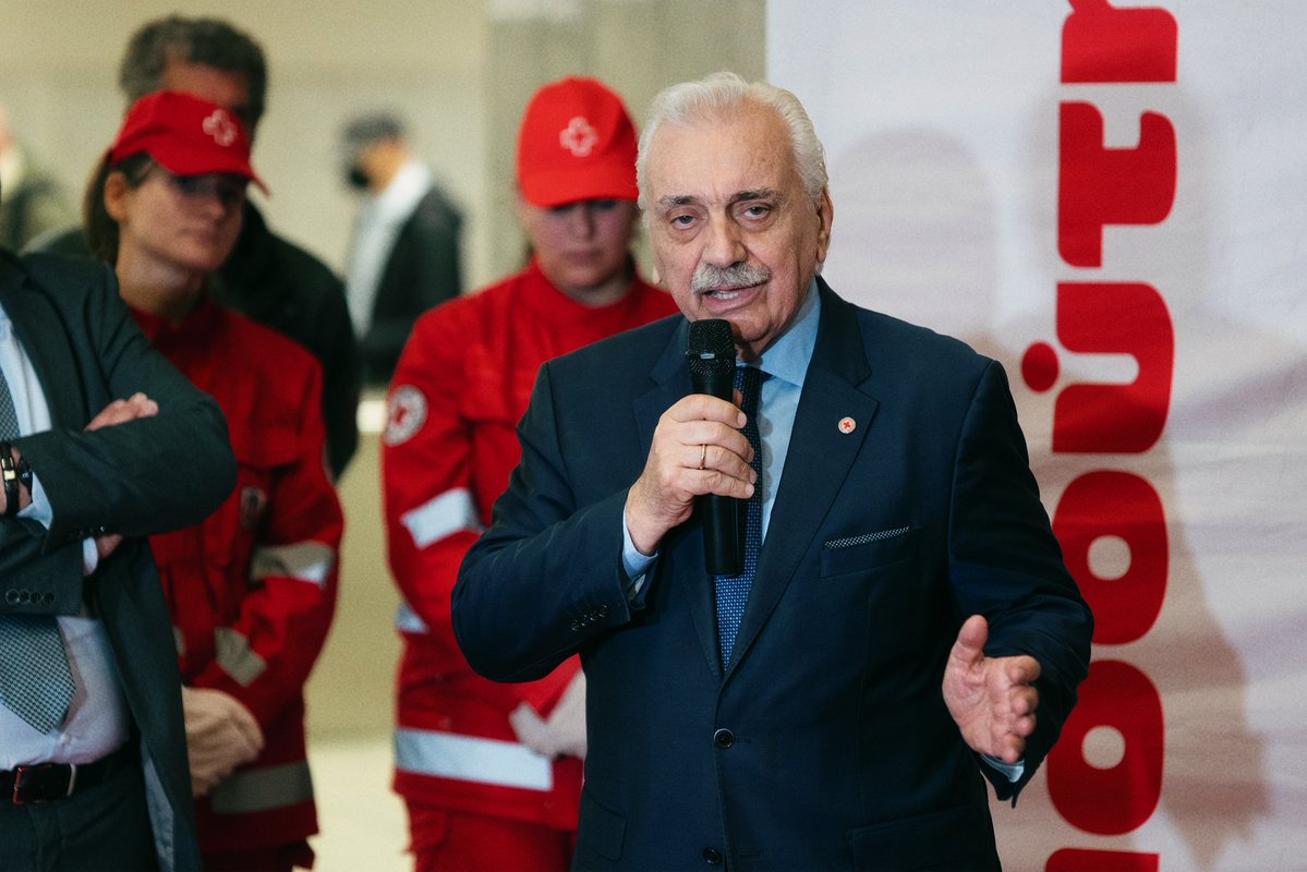 kyranakis tweet media