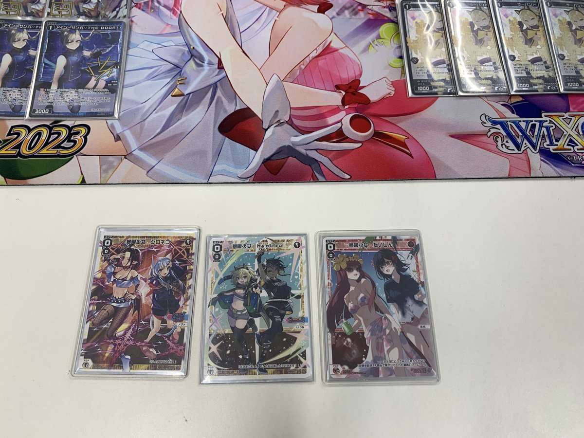 シロネコ tweet media