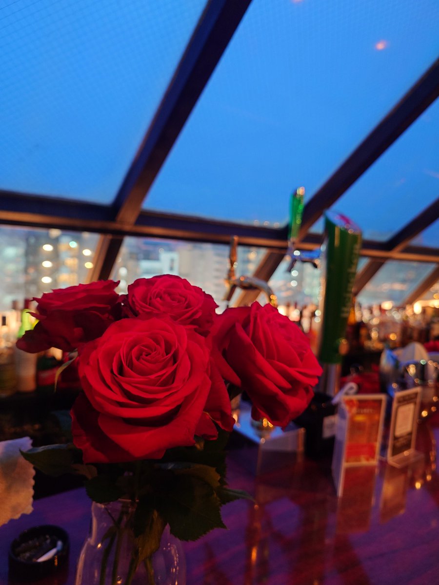 bartopfloor's tweet photo. すごしやすく桜も咲き春めいてきましたね🌸﹏𓈒𓂂𓏸

本日も19時よりトップフロアオープン✨ https://t.co/QdeR7fuSmn