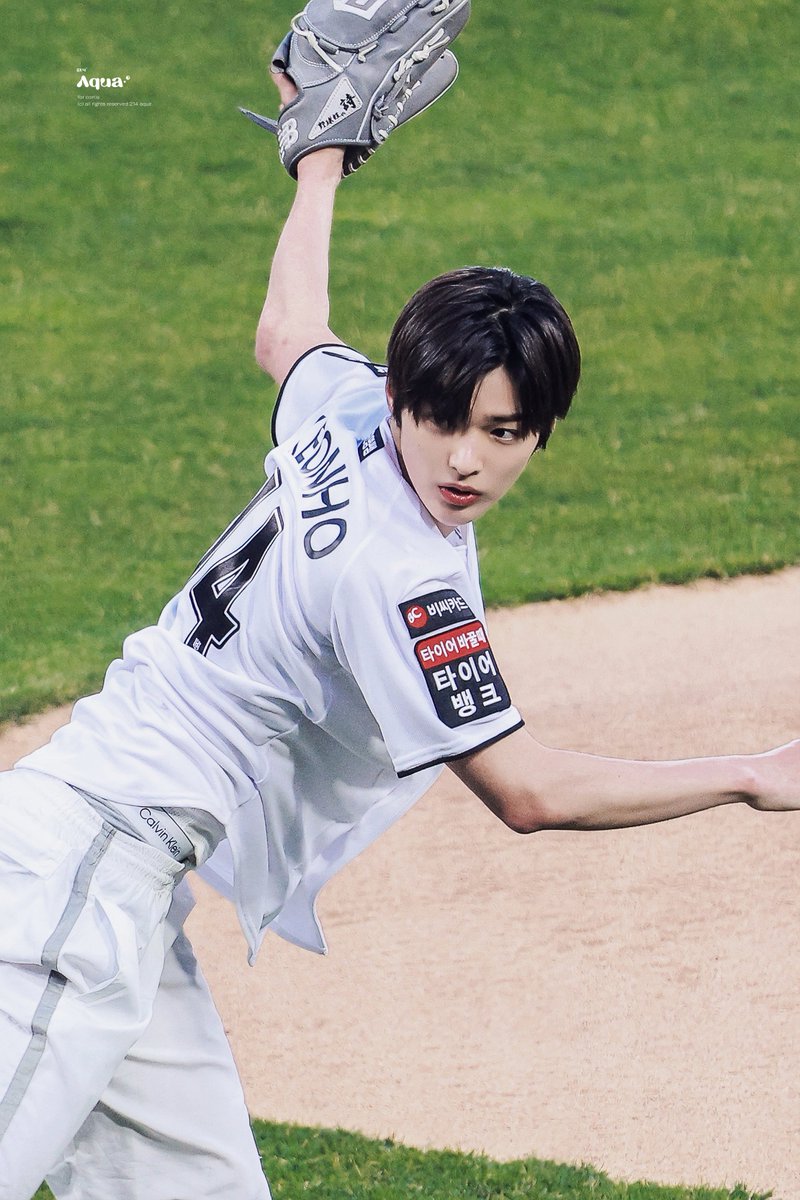 21.4°Aqua tweet media