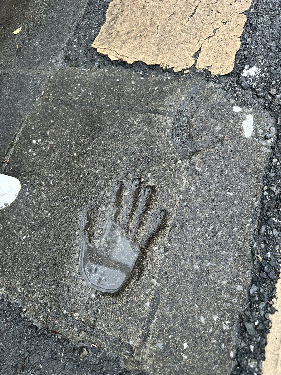 めるしえ tweet media